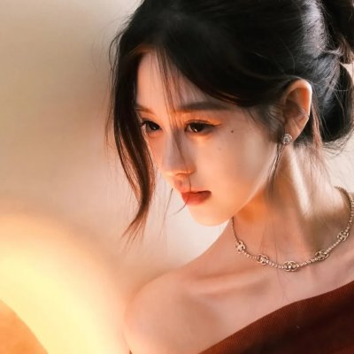 八月月亮的五个娃娃